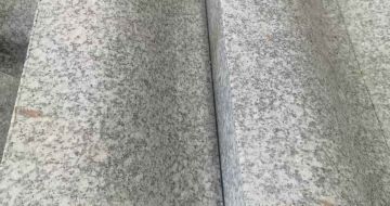 乐山芙蓉白S型拉丝面路沿石