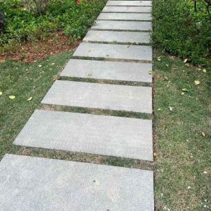 乐山 芝麻黑小区踏步、汀步石铺装效果