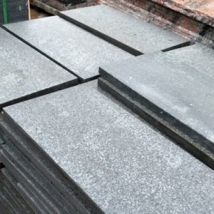 乐山芝麻黑地铺石材