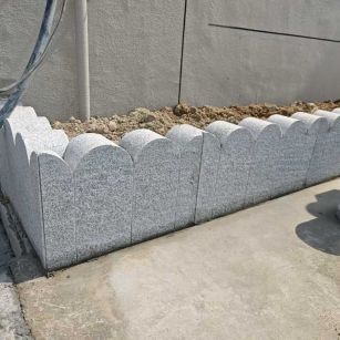 乐山 芝麻白花岗岩花边石铺装效果图