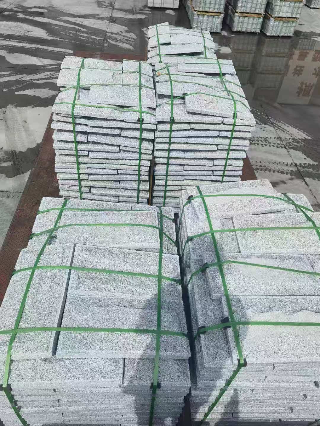 乐山 芝麻白蘑菇石装车出货