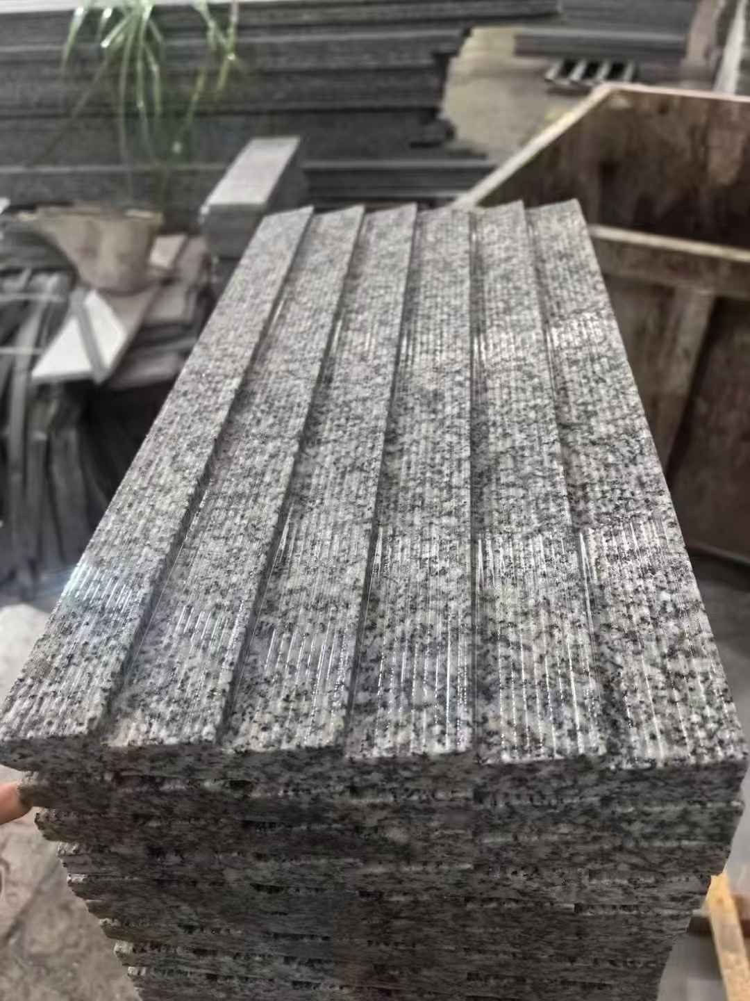 乐山 狼牙石