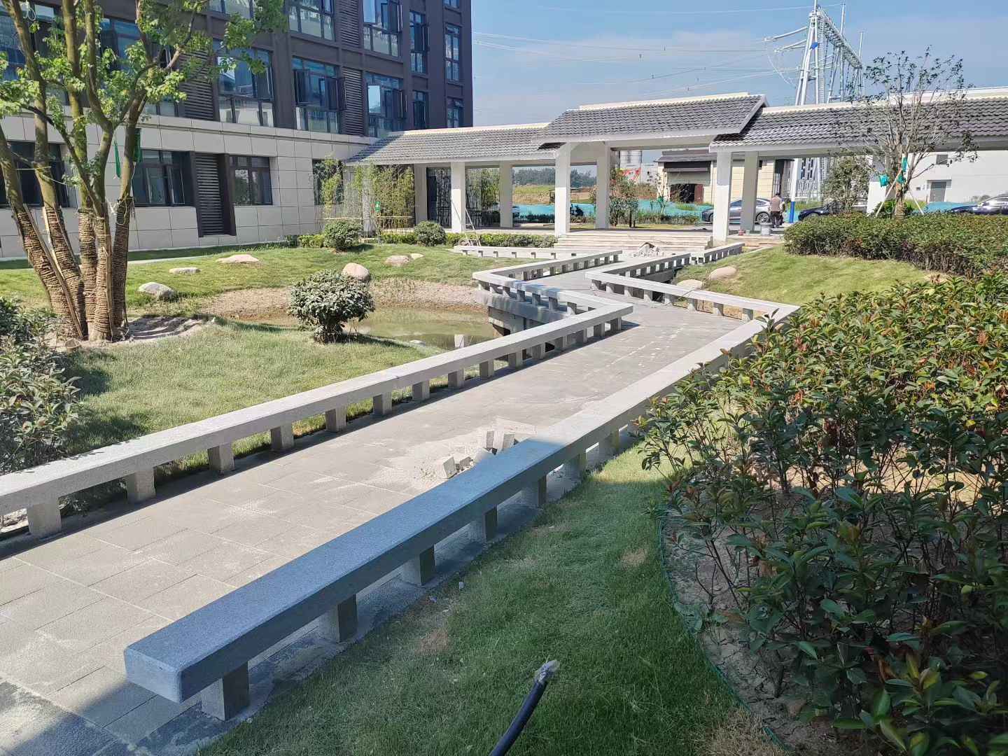 乐山 芝麻灰小区坐凳&栏杆安装效果