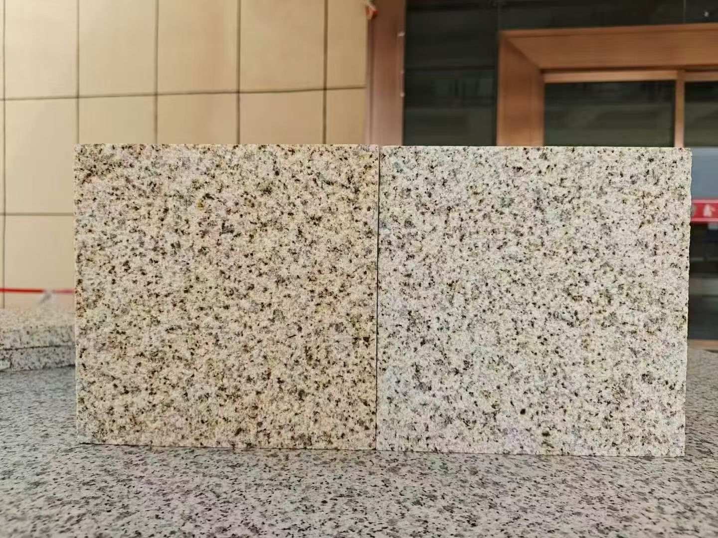 乐山 黄金麻荔枝面，中黄与浅黄